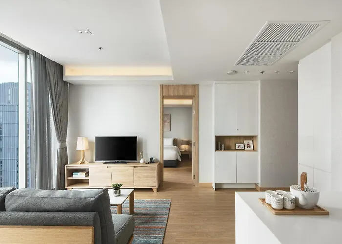 מלון Oakwood 5*